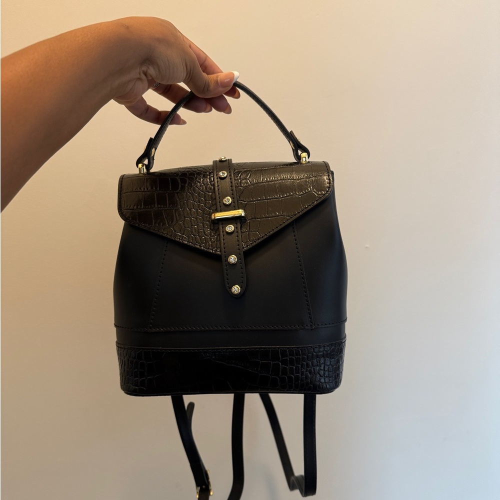 House of Harlow Black Croc-Embossed Women's Backpack